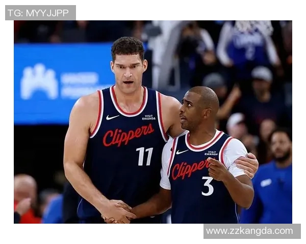 快船替补控卫保罗表现低迷却仍被迫留场，球队难题凸显_121